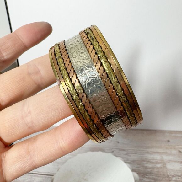 Artisan Chunky Wide Gold Silver Brass Textured Stripes Leaf Bangle Bracelet - Picture 12 of 16